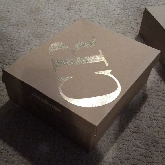 Brand new slouchy red boots from Charlotte Russe - Picture 4 of 4